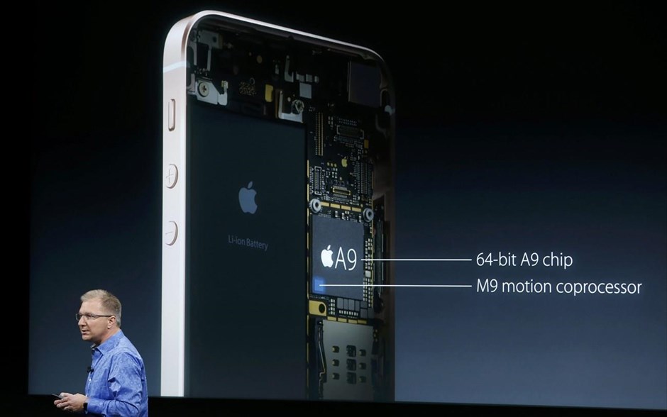 Νέο, μικρότερο iPhone από την Apple. Το νέο iPhone SE.
