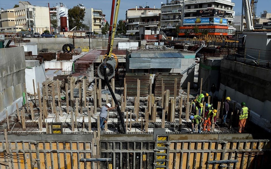 Οδοιπορικό σε τρεις υπό κατασκευή σταθμούς του μετρό 1. Ο υπό κατασκευή σταθμός του μετρό στην Αγία Βαρβάρα.