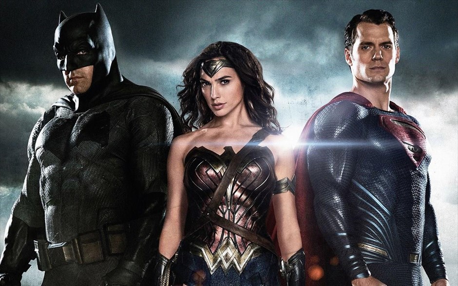 «Batman v Superman: Η αυγή της δικαιοσύνης» (3D). «Batman v Superman: Η αυγή της δικαιοσύνης» (3D):&nbsp; Στην τρισδιάστατη ταινία δράσης, ο πανίσχυρος τιμωρός του Γκόθαμ Σίτι, φοβούμενος ότι, αν αφήσει ανεξέλεγκτο τον - θεϊκών δυνάμεων - σύγχρονο σωτήρα της Μετρόπολις, οι συνέπειες θα είναι καταστροφικές, αποφασίζει να τον αντιμετωπίσει. Με τους δυο τους σε πόλεμο, μια νέα απειλή κάνει την εμφάνισή της, θέτοντας την ανθρωπότητα σε τεράστιο κίνδυνο.