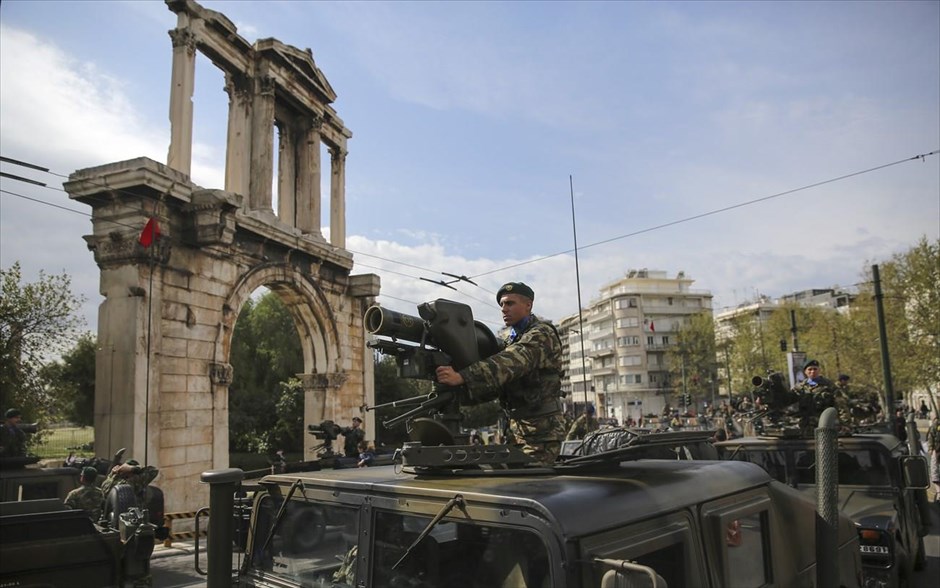 Στρατιωτική παρέλαση- εθνική επέτειος - 25η Μαρτίου. 