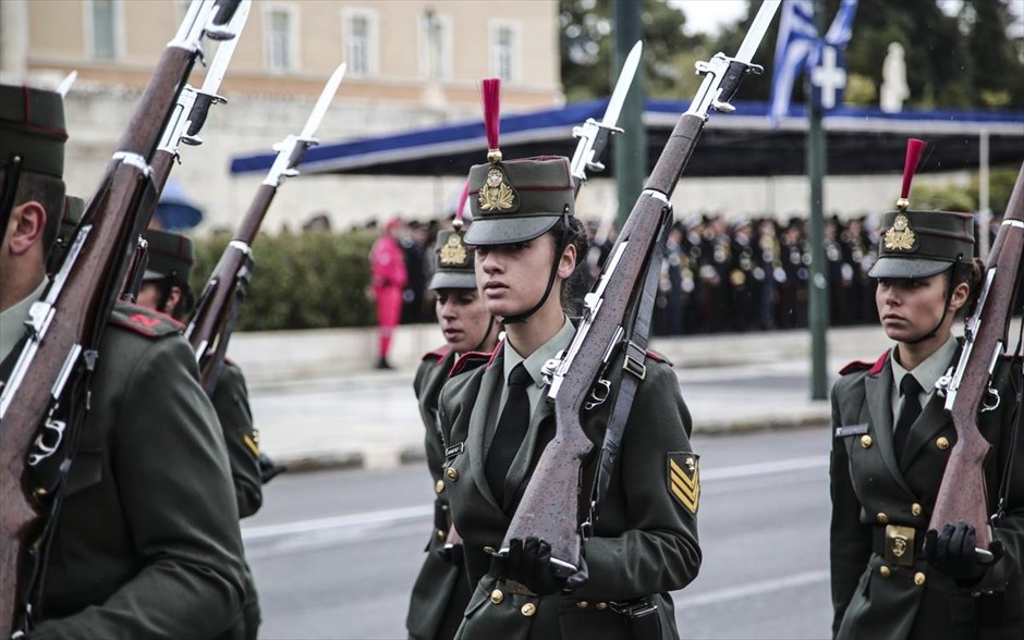 Στρατιωτική παρέλαση- εθνική επέτειος - 25η Μαρτίου. 