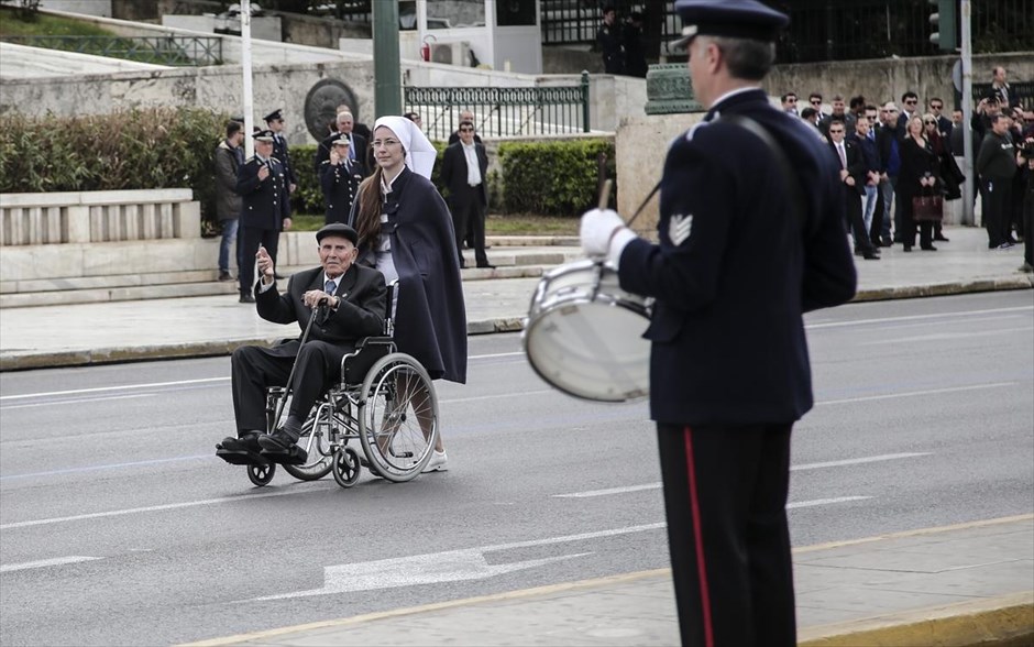 Στρατιωτική παρέλαση- εθνική επέτειος - 25η Μαρτίου. 