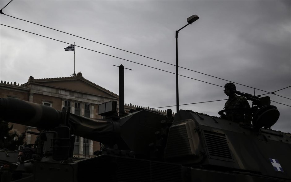 Στρατιωτική παρέλαση- εθνική επέτειος - 25η Μαρτίου. 