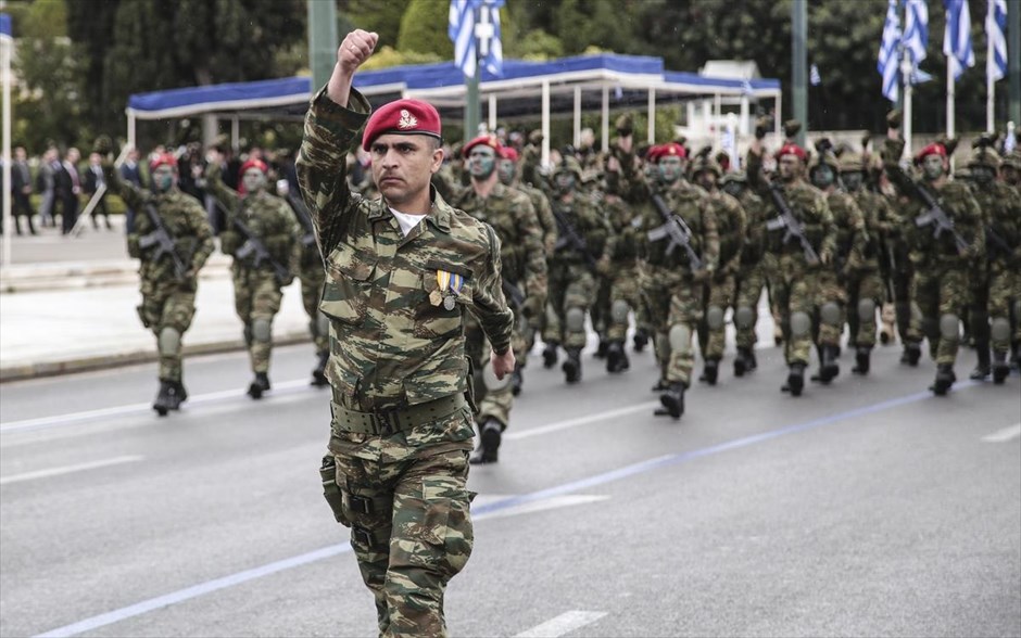 Στρατιωτική παρέλαση- εθνική επέτειος - 25η Μαρτίου. 