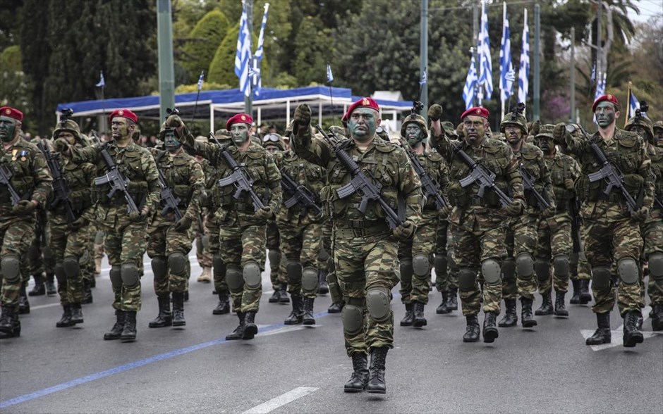 Στρατιωτική παρέλαση- εθνική επέτειος - 25η Μαρτίου. 