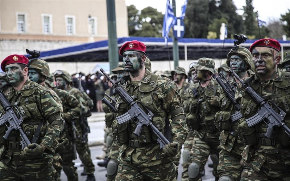 Στρατιωτική παρέλαση- εθνική επέτειος - 25η Μαρτίου. 