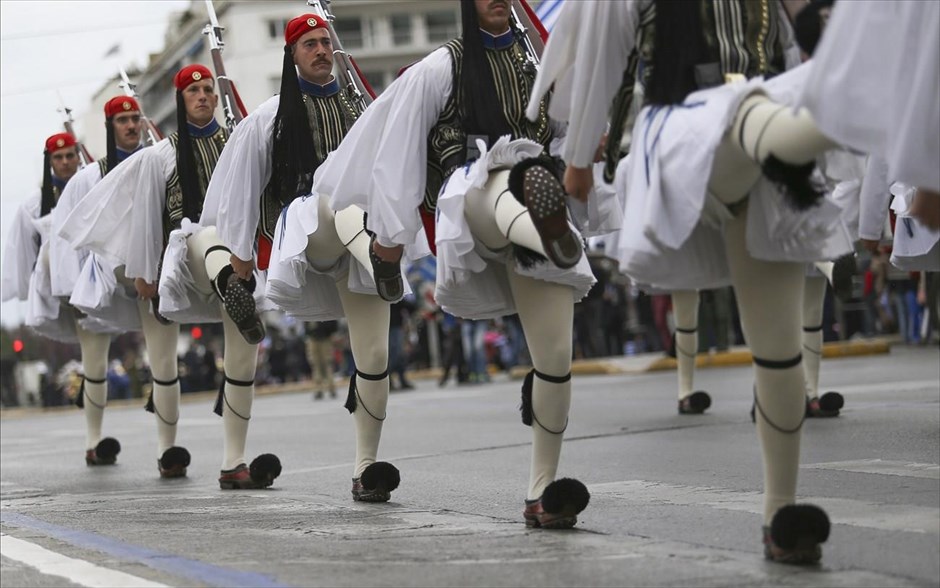 Στρατιωτική παρέλαση- εθνική επέτειος - 25η Μαρτίου. 
