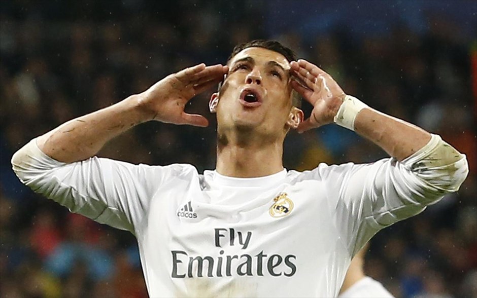 Ο Ρονάλντο οδήγησε τη Ρεάλ στους «4» του Champions League. Ο Κριστιάνο Ρονάλντο&nbsp;οδήγησε τη Ρεάλ Μαδρίτης στα ημιτελικά του Τσάμπιονς Λιγκ, σκοράροντας όλα τα γκολ της ομάδας του στο 3-0 επί της Βόλφσμπουργκ, στο «Σαντιάγκο Μπερναμπέου». Οι Ισπανοί υπερκάλυψαν έτσι&nbsp;το εις βάρος τους 0-2 από το παιχνίδι της Γερμανίας και... συνεχίζουν, έχοντας&nbsp;ισοφαρίσει το σκορ του πρώτου αγώνα με εκπληκτικό τρόπο.