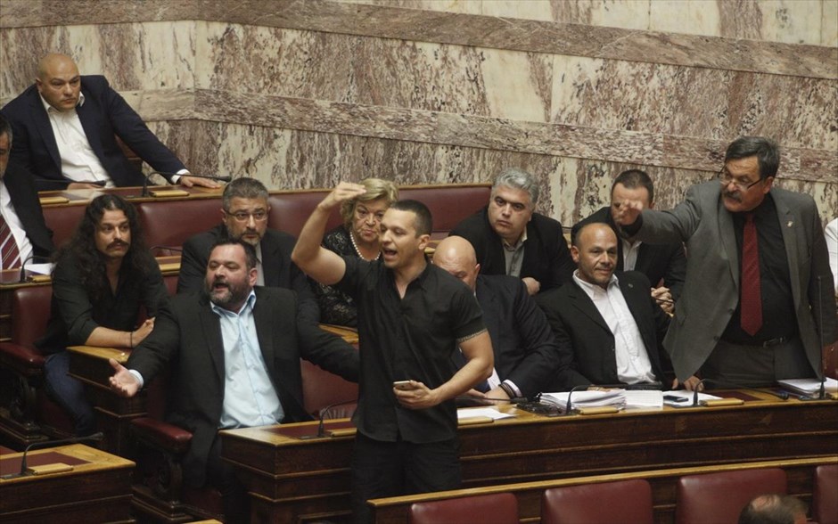 Βουλή - Επεισόδιο με Γ. Λαγό - Χρυσή Αυγή. 