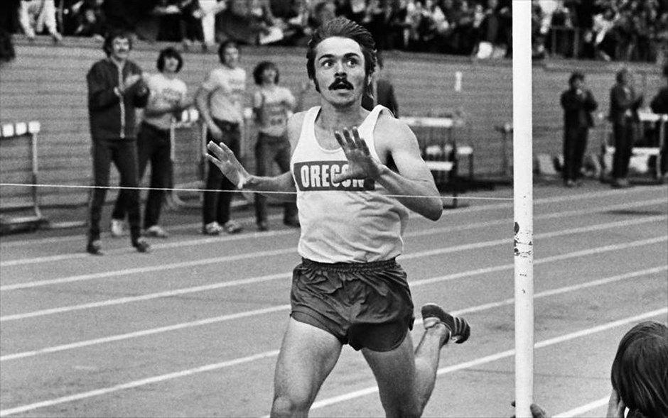 «Free to run». «Free to run»: Το ντοκιμαντέρ του Πιέρ Μόρα αφηγείται την άγνωστη ιστορία του κινήματος του τρεξίματος, κατά τη διάρκεια των τελευταίων πέντε δεκαετιών, εξετάζοντας τις ιδεαλιστικές απαρχές του τζόκινγκ στις αρχές της δεκαετίας του ’60, τον αγώνα για το δικαίωμα στο να τρέχουν οι άνθρωποι - ειδικά οι γυναίκες - ενάντια στον συντηρητισμό των επίσημων αθλητικών σωματείων, και την έκρηξη της επιθυμίας των ανθρώπων να συμμετάσχουν σε αγώνες δρόμου και μαραθώνιους.