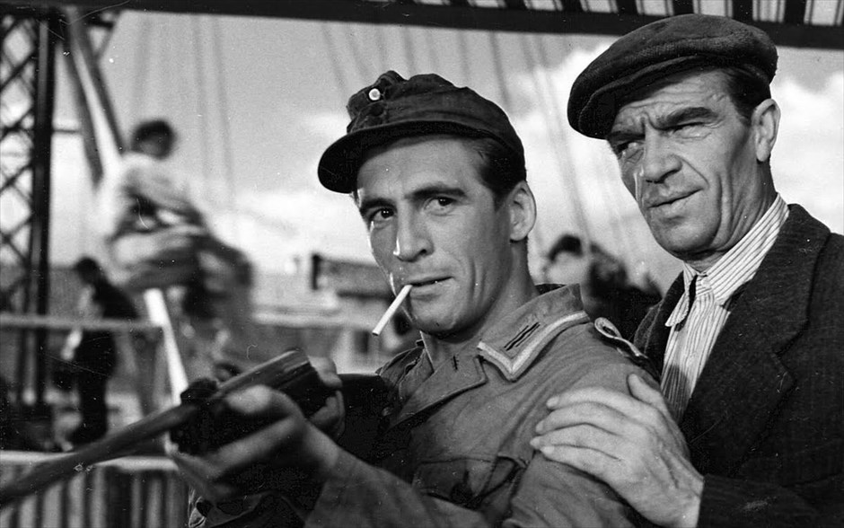 Stars - Η μπαλάντα ενός λαού. «Stars - Η μπαλάντα ενός λαού»: Το ασπρόμαυρο γερμανικό δράμα του 1959, σε σκηνοθεσία του Κόνραντ Βολφ, είναι η πρώτη ταινία του παγκόσμιου κινηματογράφου, η οποία αναδεικνύει την εξολόθρευση των Ελληνοεβραίων κατά τη διάρκεια της κατοχής, και η μοναδική γερμανική ταινία που τιμήθηκε με το Βραβείο Κριτικής Επιτροπής στο Φεστιβάλ των Καννών.