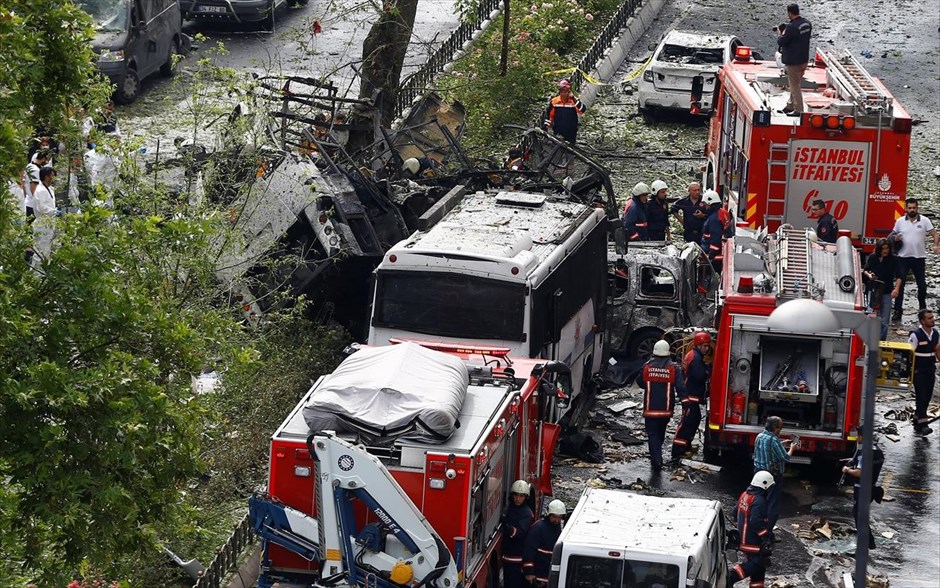 Κωνσταντινούπολη - Έκρηξη σε κοντά σε στάση λεωφορείων - Τουρκία. 