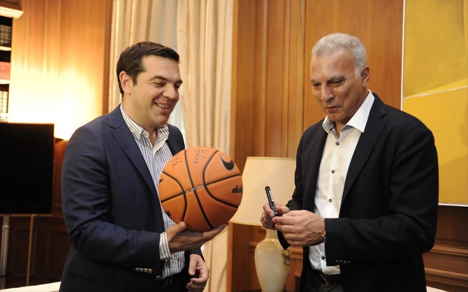 Αλέξης Τσίπρας - Νίκος Γκάλης. Συνάντηση του πρωθυπουργού Αλέξη Τσίπρα με τον Νίκο Γκάλη.