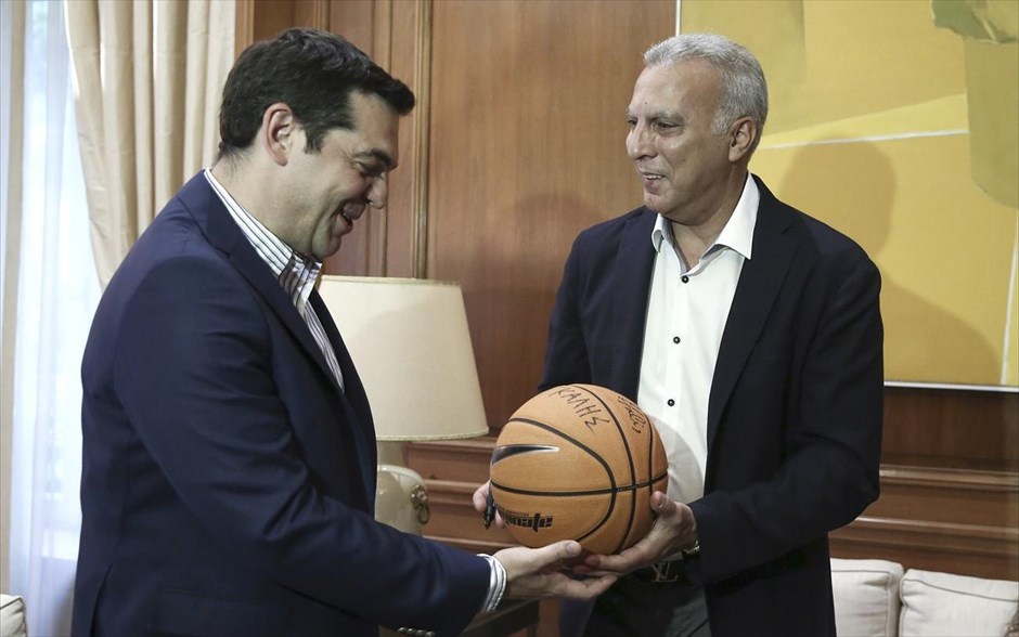 Αλέξης Τσίπρας - Νίκος Γκάλης. 