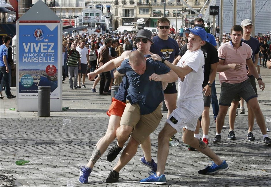 Euro 2016 - επεισόδια μεταξύ φιλάθλων στη Μασσαλία. 