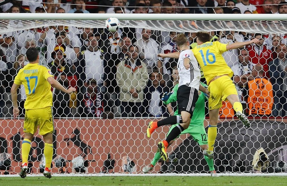 EURO 2016 - Γερμανία - Ουκρανία. Ο Μουστάφι άνοιξε το σκορ με καρφωτή κεφαλιά.