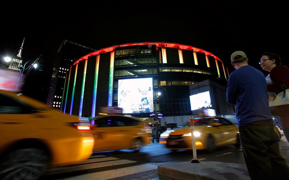 Ορλάντο - Θρήνος για τα θύματα. Το Madison Square Garden, στη Νέα Υόρκη.