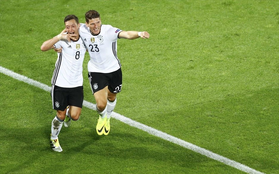 Γερμανία - Ιταλία. Ο Γερμανοί πανηγυρίζουν για το 1 - 0.