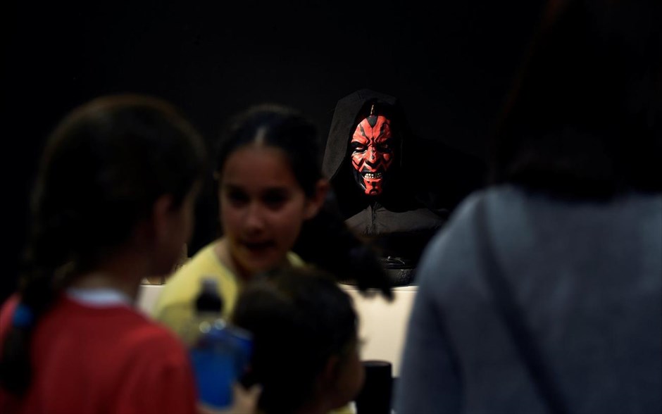 Φεστιβάλ Χιχόν. Ο Darth Maul στο κοινό.
