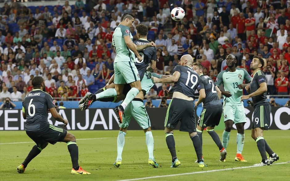 Πορτογαλία - Ουαλία. Ο Κριστιάνο Ρονα΄λντο κάνει το 1 - 0.