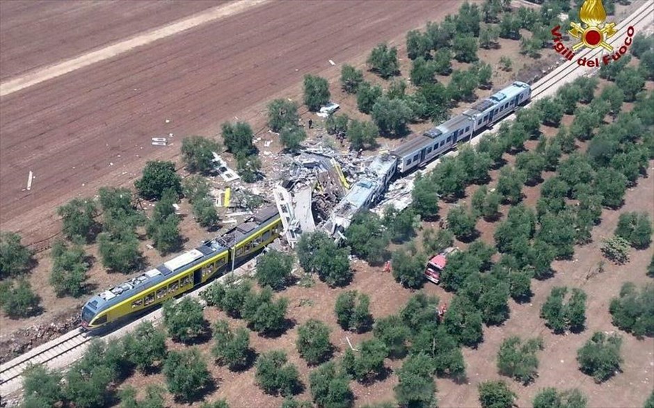 Σύγκρουση τρένων στη νότια Ιταλία. 