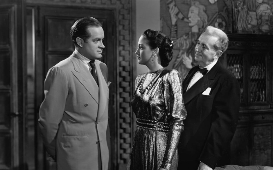 «My favorite brunette». «My favorite brunette»: Από το 1947 έρχεται η ασπρόμαυρη αισθηματική κωμωδία μυστηρίου του Έλιοτ Νάτζεντ, με τους Μπομπ Χόουπ, Ντόροθι Λαμούρ και Πίτερ Λόρε, στην οποία ένας φωτογράφος μωρών, που ονειρεύεται να γίνει μυστικός ντετέκτιβ, βρίσκεται μπλεγμένος σε μια υπόθεση δολοφονίας, όταν συναντά μια μυστηριώδη γυναίκα.