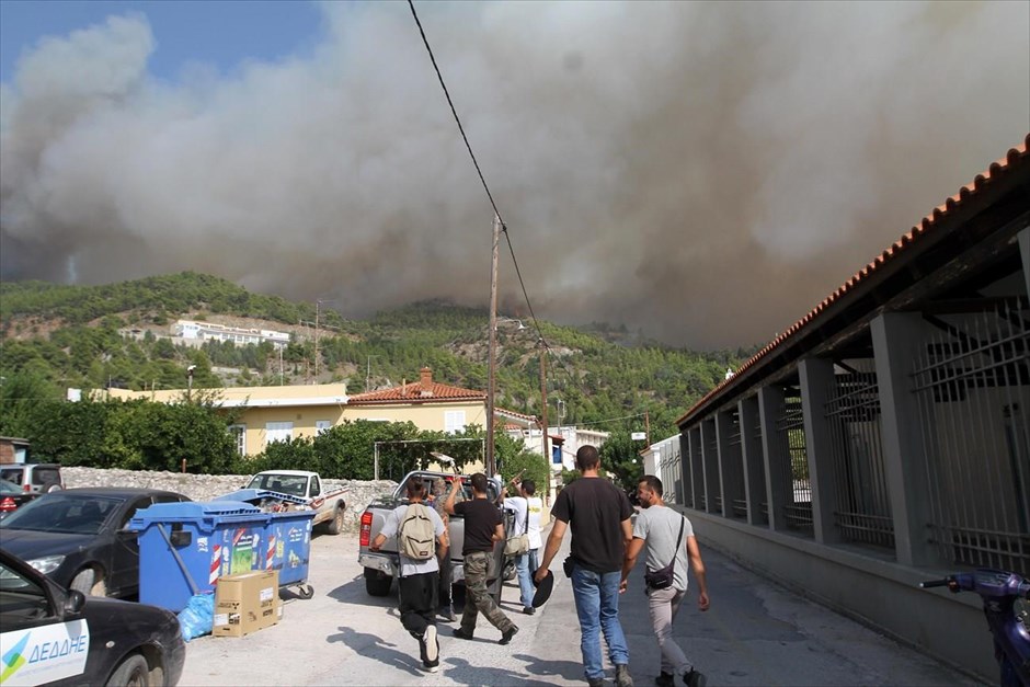 Πυρκαγιά στη βόρεια Εύβοια - Λίμνη. 