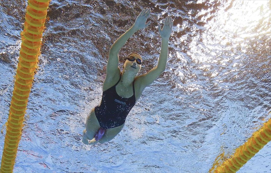 Στιγμιότυπα από την πρώτη εβδομάδα των Ολυμπιακών Αγώνων - Γιουσρά Μαρντίνι. Η 18χρονη&nbsp;Γιουσρά Μαρντίνι πριν από ένα χρόνο κολυμπούσε στα νερά του Αιγαίου, έχοντας εγκαταλείψει την πατρίδα της, Συρία, αναζητώντας μια &nbsp;καλύτερη τύχη στην Γερμανία. Φέτος αγωνίστηκε με την ομάδα των προσφύγων στους Ολυμπιακούς Αγώνες και συμμετείχε μάλιστα στον ημιτελικό των&nbsp;100μ. πεταλούδας.