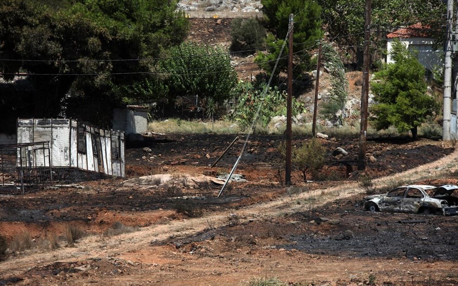 Πυρκαγιά στο Μενίδι. Πυρκαγιά ξέσπασε στις 3 τη νύχτα στο Μενίδι. Στην κατάσβεση συμμετείχαν 52 πυροσβέστες 29 οχήματα, 12 άτομα πεζοπόρο τμήμα και 2 οχήματα του δήμου.