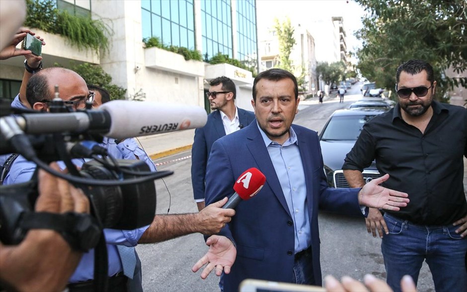 Διαδικασία δημοπράτησης τηλεοπτικών αδειών. Ο υπουργός Επικρατείας Νίκος Παππάς.