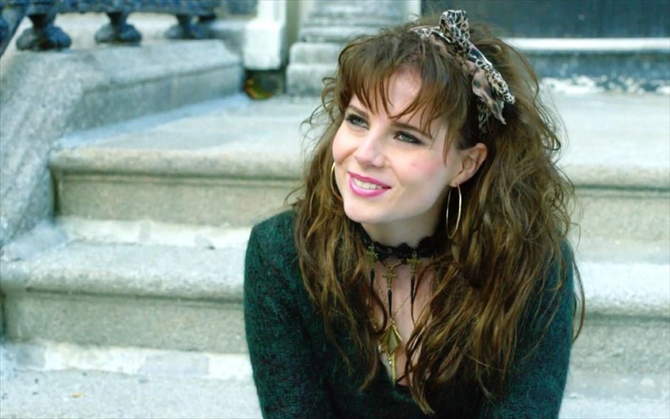 «Sing street». «Sing street»: Στο μιούζικαλ του Τζον Κάρνεϊ, ένα αγόρι που μεγαλώνει στο Δουβλίνο, κατά τη διάρκεια της δεκαετίας του ’80, δραπετεύει από τη δύσκολη οικογενειακή ζωή του, δημιουργώντας ένα συγκρότημα και μετακομίζοντας στο Λονδίνο. Πρωταγωνιστούν οι Άινταν Γκίλεν, Μαρία Ντόιλ Κένεντι, Τζακ Ρέινορ, Λούσι Μπόιντον και Κέλι Θόρντον.