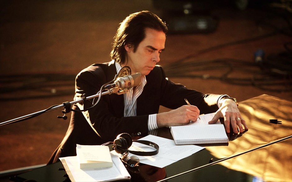 «One more time with feeling». Το μουσικό ντοκιμαντέρ του Άντριου Ντομινίκ, «One more time with feeling», περιγράφει λεπτομερώς όλη τη διαδικασία ηχογράφησης των καινούργιων τραγουδιών του Nick Cave και των The Bad Seeds από το νέο τους άλμπουμ, με τίτλο «Skeleton tree».