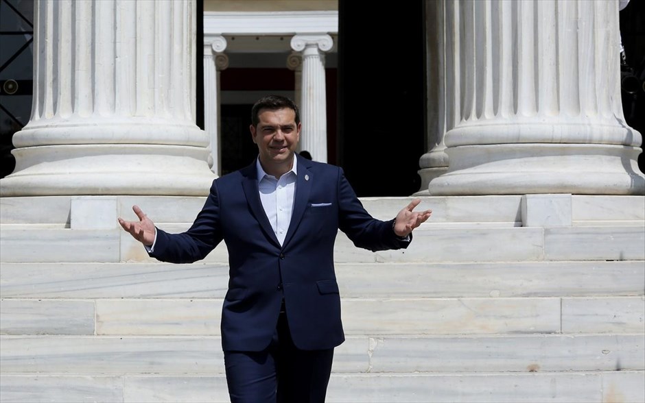 Ευρωμεσογειακή Σύνοδος - Τσίπρας . Ο Πρωθυπουργός ετοιμάζεται να υποδεχτεί τον Ιταλό ομόλογό του Ματέο Ρέντσι.