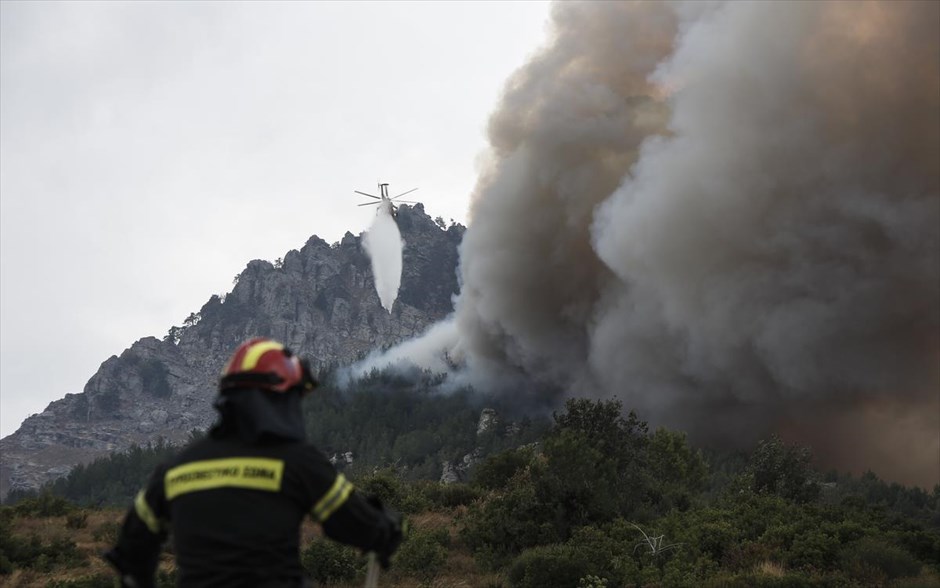 Πυρκαγιά στη Θάσο - Πυροσβεστική - Φωτιά. 