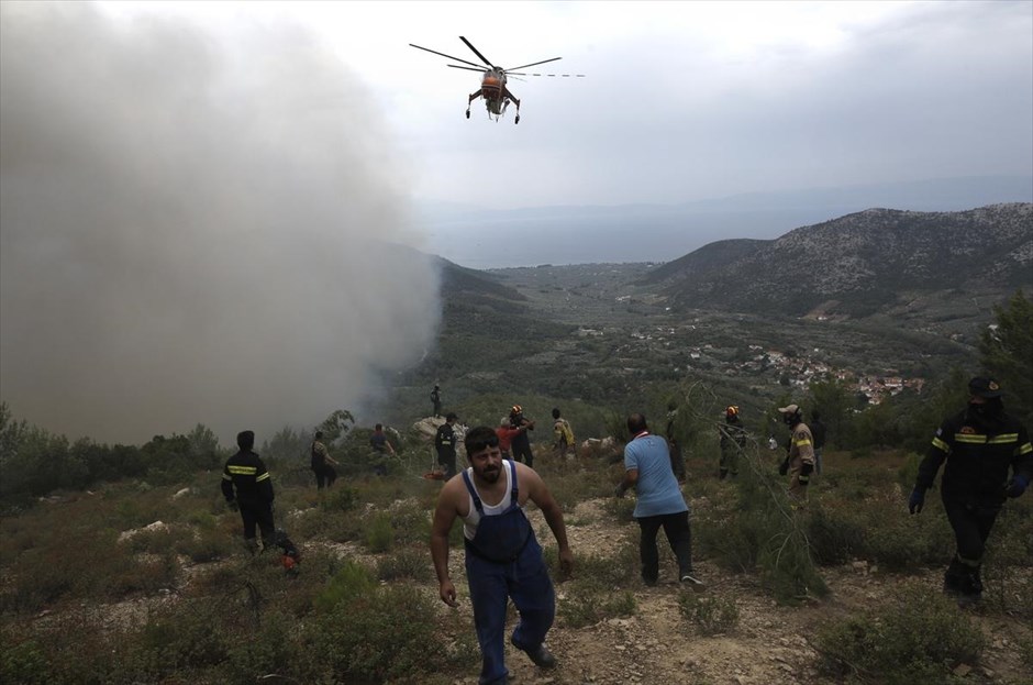 Πυρκαγιά στη Θάσο - Πυροσβεστική - Φωτιά. 