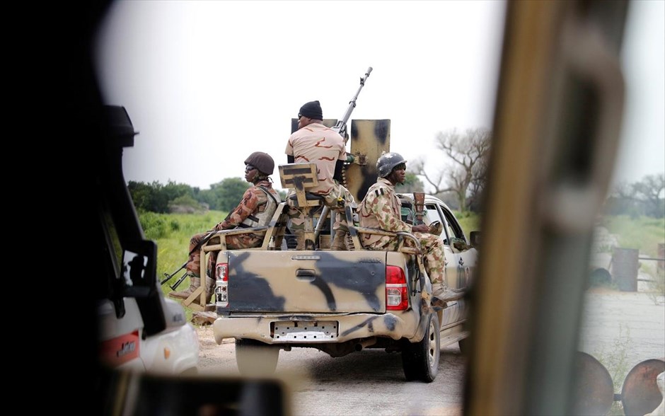 Νιγηρία - Μπόκο Χαράμ. Οχήματα του στρατού της Νιγηρίας καθ