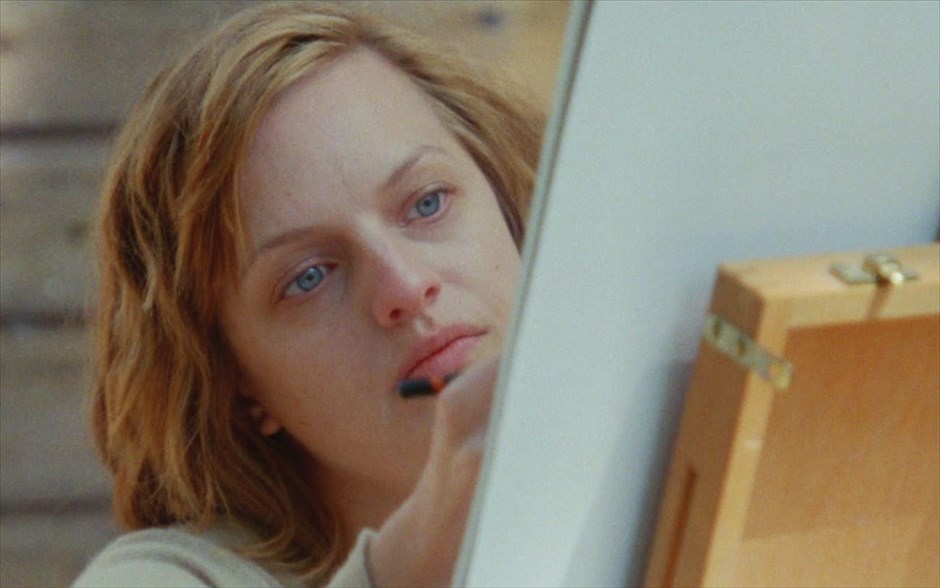 «Βασίλισσα της Γης». «Βασίλισσα της Γης»: Μέσα από την εξερεύνηση μιας ιδιαίτερα πολύπλοκης σχέσης ανάμεσα σε δύο δυστυχισμένες γυναίκες, το θρίλερ του Άλεξ Ρος Πέρι κάνει μια απόκοσμη διείσδυση στους δεσμούς της φιλίας και στις τρομακτικές συνέπειες της φθοράς τους. Μία κοπέλα, που περνά μια πολύ σκοτεινή φάση της ζωής της, πηγαίνει στο εξοχικό της καλύτερής της φίλης, για να βρει την ηρεμία που τόσο έχει ανάγκη. Ενώ της ανοίγεται, αποζητώντας μια βαθύτερη επαφή, εκείνη περνά τον χρόνο της με έναν ντόπιο που τη φλερτάρει. Η φιλία τους αρχίζει να κλονίζεται, βυθίζοντάς την σε μια δίνη ψευδαισθήσεων και τρέλας.