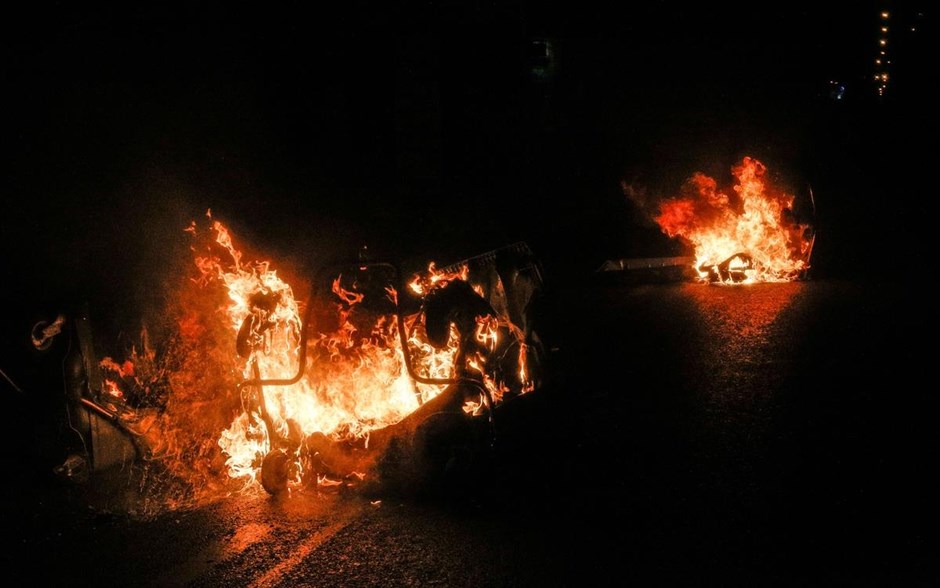Μικροένταση μετά την ολοκλήρωση της αντιφασιστικής πορείας στο Κερατσίνι . 