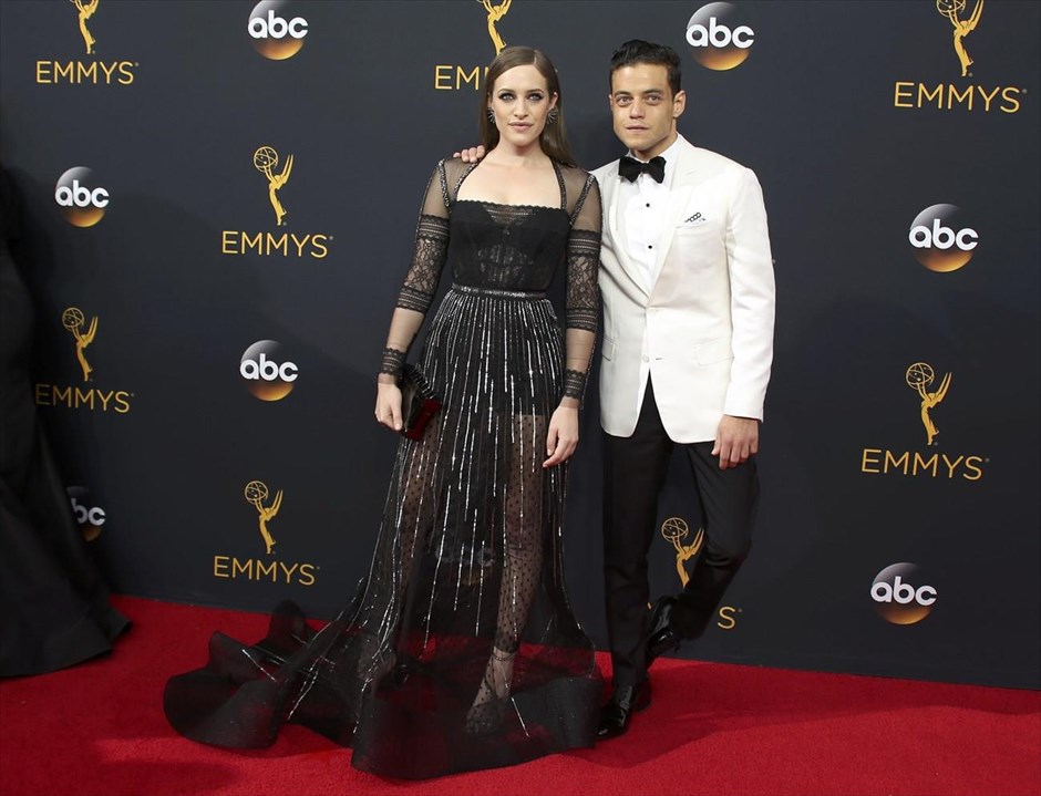 Βραβεία Emmy 2016. Οι ηθοποιοί Κάρλι Τσάικιν και Ράμι Μάλεκ από τη σειρά «Mr. Robot».