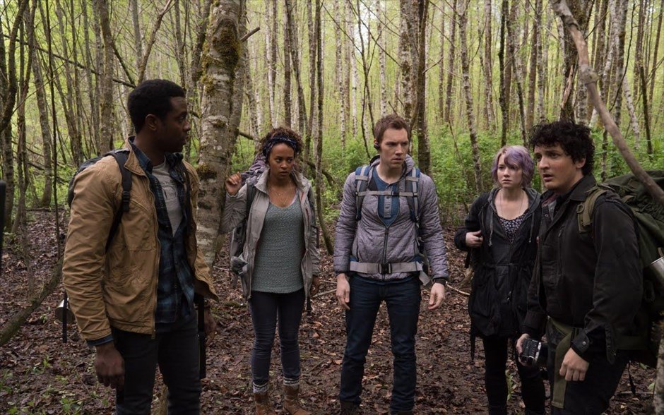 «Blair Witch η επιστροφή». «Blair Witch η επιστροφή»: Δεκαεπτά χρόνια μετά, το θρίλερ που επαναπροσδιόρισε τον τρόμο με μια εντελώς νέα οπτική στο είδος του, το «Blair Witch Project», επιστρέφει μέσα από το σίκουελ του&nbsp; Άνταμ Γουίνγκαρντ. Με τους Κόρμπιν Ράιντ, Γουές Ρόμπινσον και Βάλορι Κάρι, μία ομάδα φοιτητών επιχειρεί να διασχίσει το δάσος Black Hills του Maryland και να ξεδιαλύνει το μυστήριο που καλύπτει την εξαφάνιση της αδερφής ενός μέλους της, που πολλοί πιστεύουν ότι η συνδέεται με τον θρύλο της μάγισσας του Blair. Σταδιακά, όλοι συνειδητοποιούν ότι ο θρύλος είναι αληθινός και περισσότερο μοχθηρός από όσο θα μπορούσαν να φανταστούν.