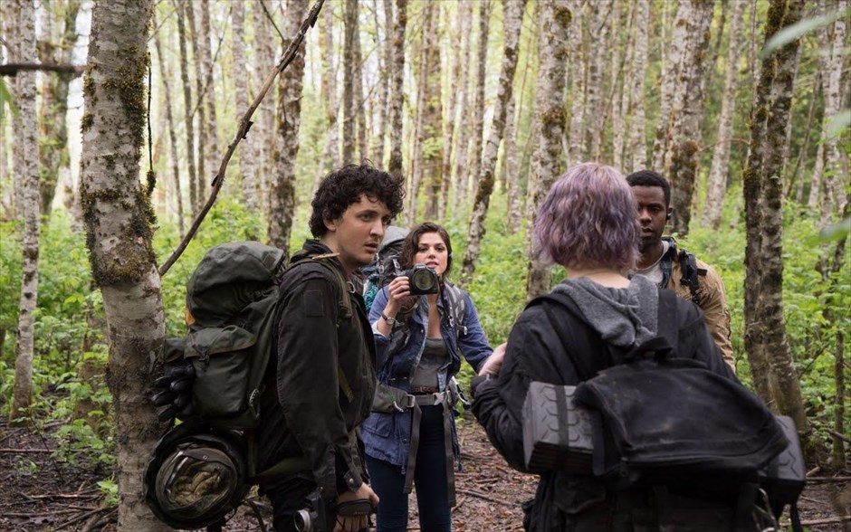 «Blair Witch η επιστροφή». «Blair Witch η επιστροφή»: Δεκαεπτά χρόνια μετά, το θρίλερ που επαναπροσδιόρισε τον τρόμο με μια εντελώς νέα οπτική στο είδος του, το «Blair Witch Project», επιστρέφει μέσα από το σίκουελ του&nbsp; Άνταμ Γουίνγκαρντ. Με τους Κόρμπιν Ράιντ, Γουές Ρόμπινσον και Βάλορι Κάρι, μία ομάδα φοιτητών επιχειρεί να διασχίσει το δάσος Black Hills του Maryland και να ξεδιαλύνει το μυστήριο που καλύπτει την εξαφάνιση της αδερφής ενός μέλους της, που πολλοί πιστεύουν ότι η συνδέεται με τον θρύλο της μάγισσας του Blair. Σταδιακά, όλοι συνειδητοποιούν ότι ο θρύλος είναι αληθινός και περισσότερο μοχθηρός από όσο θα μπορούσαν να φανταστούν.