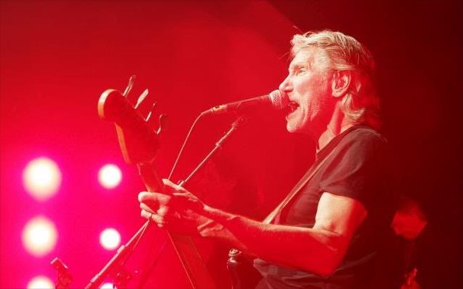 «Roger Waters the Wall». «Roger Waters the Wall»: Ο Ρότζερ Γουότερς, ιδρυτής και κεντρικός στιχουργός των Pink Floyd, σε συνεργασία με τον Σον Έβανς, συνδυάζει τις επικές και προσωπικές στιγμές της μπάντας με τις τεχνολογικές εξελίξεις στην κινηματογράφηση σήμερα. Βασισμένο στο μοναδικό concept album, «Roger Waters: The Wall», το μουσικό αυτό φιλμ είναι μια δυνατή συναυλιακή εμπειρία και μία συνταρακτική αντιπολεμική ταινία για τις επιπτώσεις του πολέμου στον κόσμο, αλλά και στον ίδιο τον δημιουργό της.