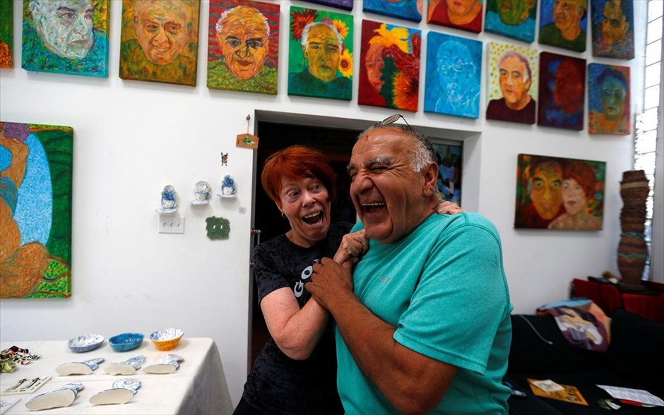 Καλιφόρνια: Ένα σπίτι… έργο τέχνης. Η 76χρονη Τσέρι Παν και ο 72 ετών σύζυγός της, Γκονζάλο Ντουράν.