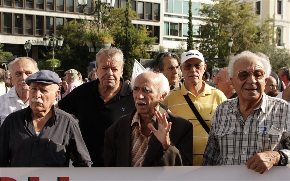 Ένταση και χημικά στην πορεία των συνταξιούχων. 