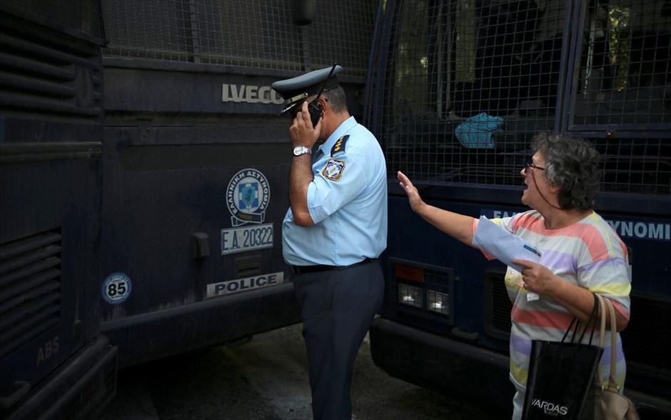 Ένταση και χημικά στην πορεία των συνταξιούχων. 