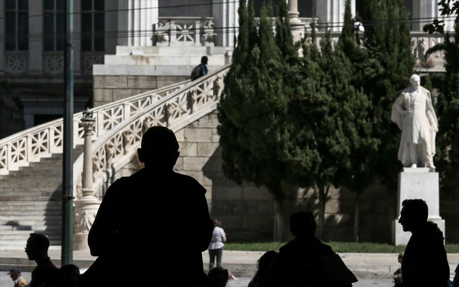 Στιγμιότυπο από το κέντρο της Αθήνας. Στιγμιότυπο από το κέντρο της Αθήνας.