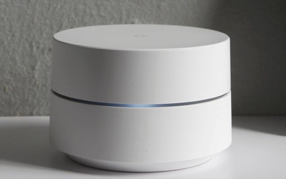 H Google κάνει άνοιγμα στο hardware με νέα smartphones και «έξυπνα» ηχεία. Google Wifi.
