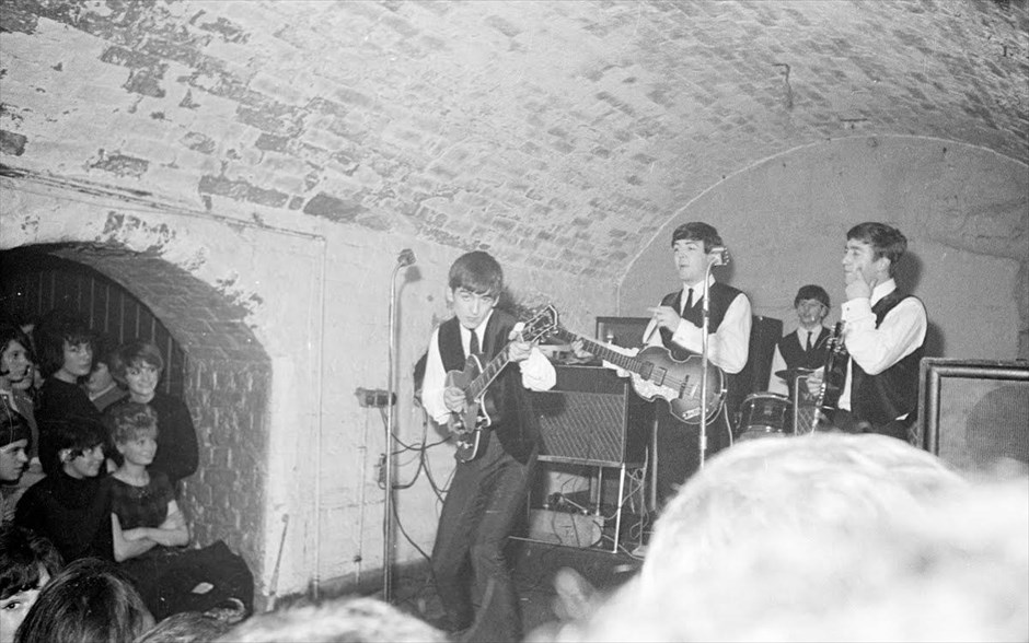 «The Beatles: Eight days a week - The touring years». «The Beatles: Eight days a week - The touring years»: Με μια συλλογή από σπάνιο αρχειακό υλικό, το ντοκιμαντέρ του - βραβευμένου με Όσκαρ - Ρον Χάουαρντ εξερευνά την ιστορία των Beatles, μέσα από τις συναυλίες τους, από τα πρώτα χρόνια τους στα μικρά κλαμπ του Λίβερπουλ, μέχρι τις παγκόσμιες τουρνέ σε γεμάτα στάδια σε όλον τον κόσμο. Η ταινία παρουσιάζει και καινούριες συνεντεύξεις με τον Πολ ΜακΚάρτνεϊ, τον Ρίνγκο Σταρ και άλλους, για να απεικονίσει την τρέλα της απίστευτης ανόδου του συγκροτήματος, καθώς και το μεγάλο βάρος που αυτή σήμαινε για τα τέσσερα μέλη του.