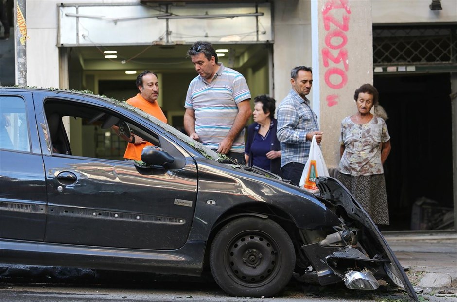 Έκρηξη βόμβας στην Ιπποκράτους. Έκρηξη αυτοσχέδιου μηχανισμού&nbsp;σημειώθηκε περίπου στις 10.45&nbsp;το βράδυ της Τετάρτης στην οδό Ιπποκράτους 112,&nbsp;στα Εξάρχεια. Την ευθύνη για την βομβιστική επίθεση στην κατοικία της εισαγγελέως Εφετών Γεωργίας Τσατάνη, στην οδό Ιπποκράτους, στα Εξάρχεια, ανέλαβε η Συνωμοσία Πυρήνων της Φωτιάς/F.A.I., με ανάρτησή της σε ιστότοπο του αντιεξουσιαστικού χώρου.