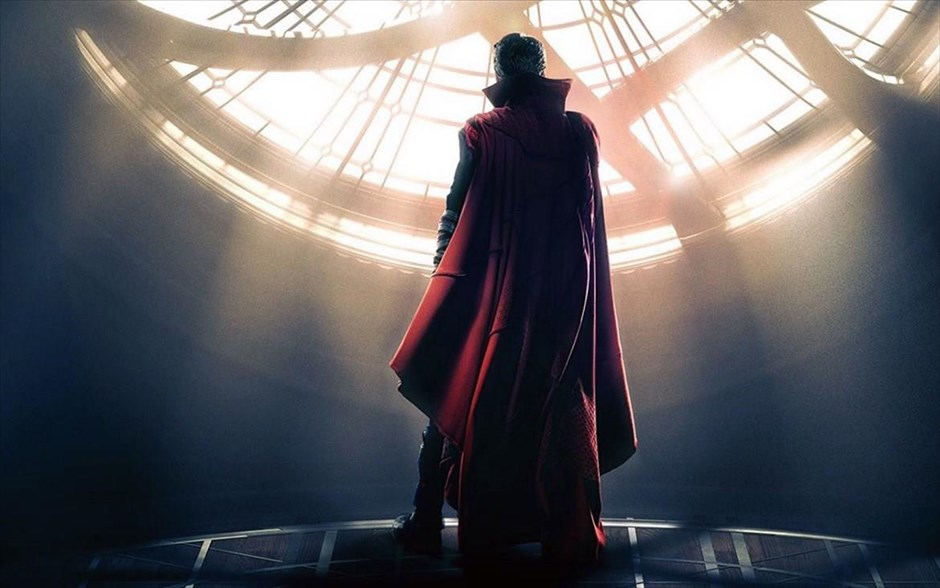 «Doctor Strange». «Doctor Strange»: Ένας ακόμα ήρωας του σύμπαντος της Marvel ζωντανεύει στη μεγάλη οθόνη, μέσα από την εντυπωσιακή περιπέτεια φαντασίας του Σκοτ Ντέρικσον που προβάλλεται και σε τρισδιάστατη έκδοση.&nbsp; Με τους - υποψήφιους για Όσκαρ - Μπένεντικτ Κάμπερμπατς και τη - βραβευμένη με Όσκαρ - Τίλντα Σουίντον&nbsp; η ταινία ξετυλίγει την ιστορία του παγκοσμίως διάσημου νευροχειρουργού Dr. Stephen Strange, του οποίου η ζωή αλλάζει ριζικά, όταν ένα τρομερό αυτοκινητικό ατύχημα του στερεί τη χρήση των χεριών του και τον οδηγεί σε ένα μυστικιστικό κόσμο.